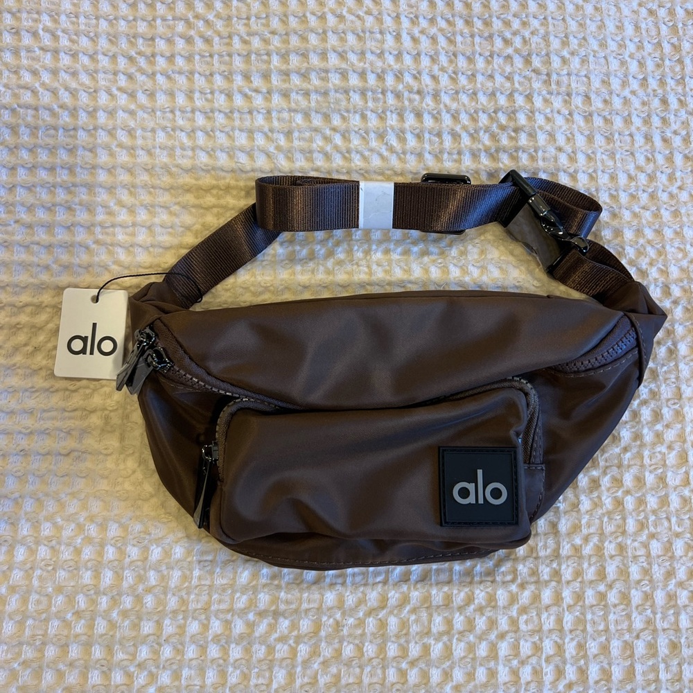 ALO Yoga Explorer Fanny Pack Brown New in Bag